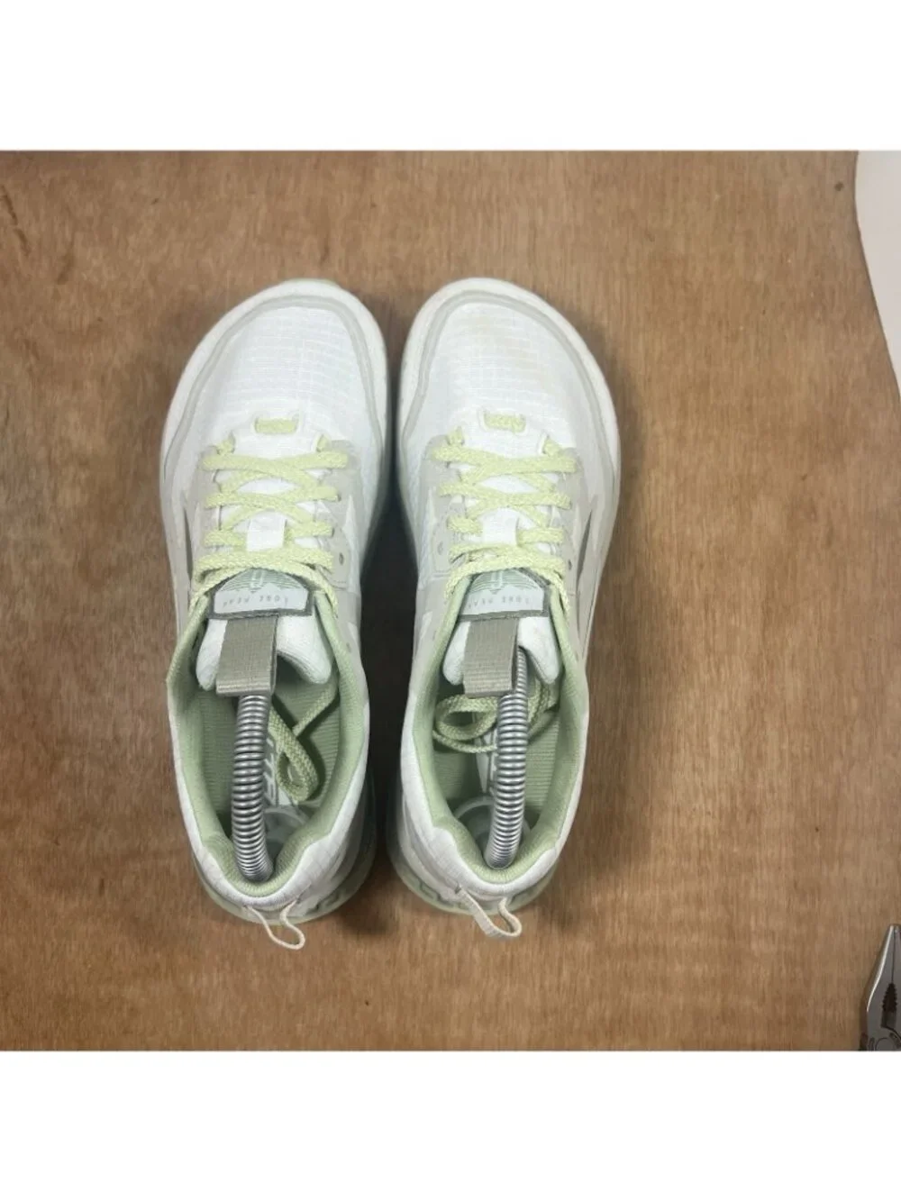 Altra Lone Peak 6 Women Size 7 Green Trail Road Running Shoes AL0A548E130